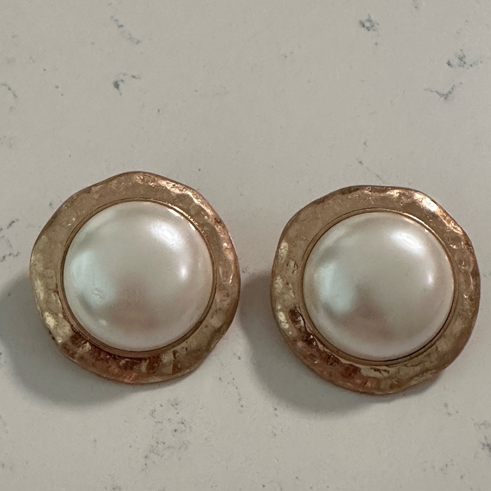 Elegant Gold and Cream Pearl Earrings clip on never used beauties - Picture 2 of 7